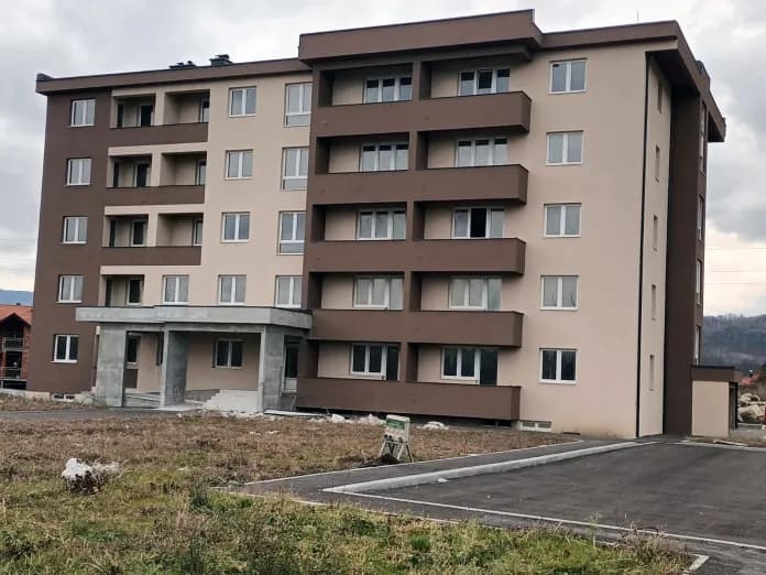 ZGRADA ZA IZBJEGLA I RASELJENA LICA